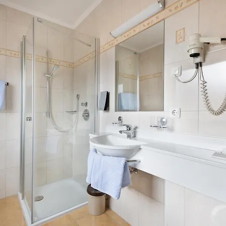 格罗肯斯图赫旅馆 3*