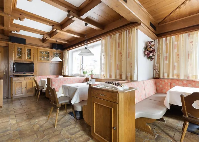 ゲストハウス Glockenstuhl 3*