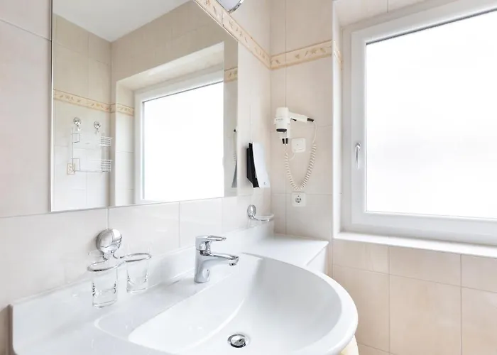 Glockenstuhl ゲストハウス 3*