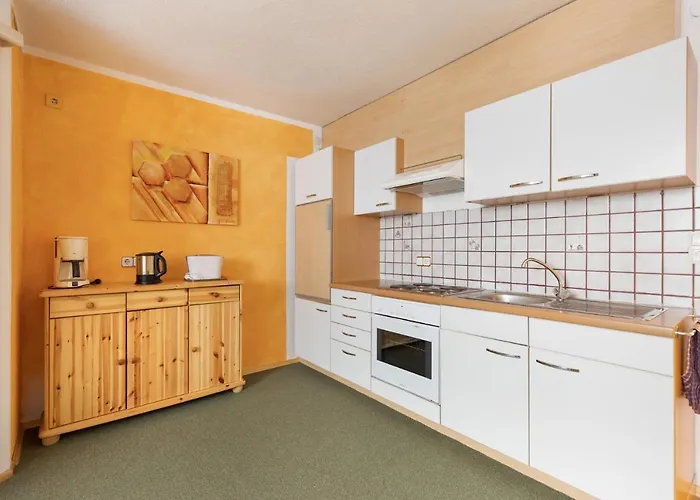 ゲストハウス Glockenstuhl 3*