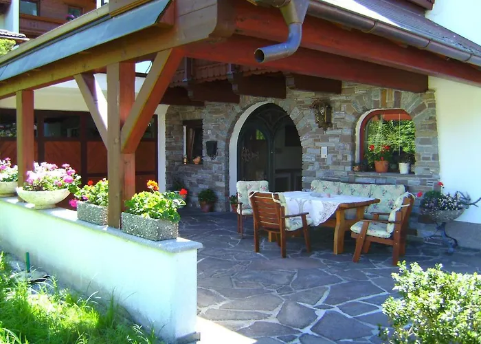 ゲストハウス Glockenstuhl 3*